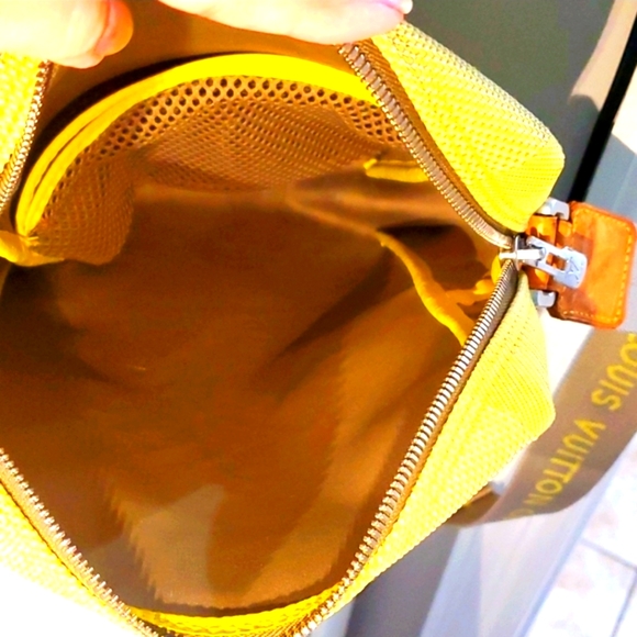 RARE UNISEX LOUIS VUITTON LV CUP DAMIER GEANT WEATHERLY CROSSBODY BAG SET💚 - Picture 12 of 17